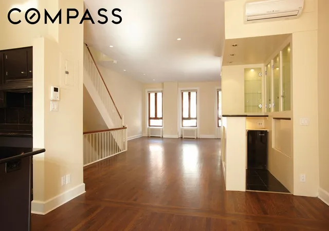 4th image of 442 W 44Th St, New York, NY 10036 | MLS# RLS20102212