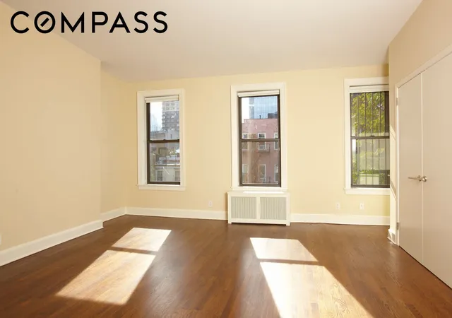 5th image of 442 W 44Th St, New York, NY 10036 | MLS# RLS20102212