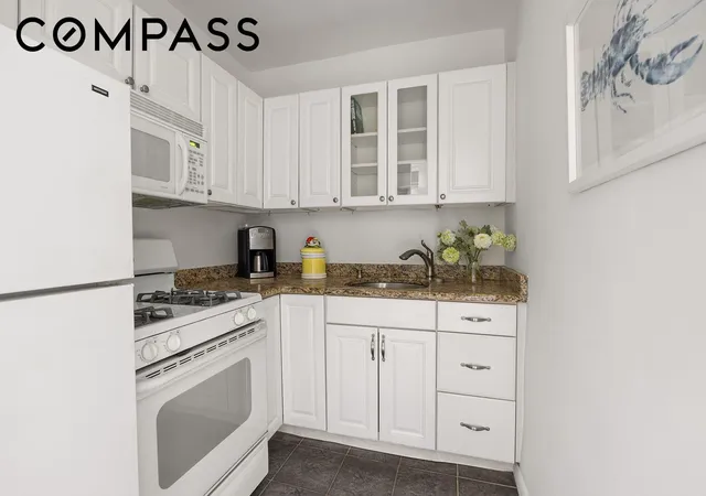 Photo 3 of Condo for sale at 651 Vanderbilt St #1T, Brooklyn, NY 11218 | MLS# RLS20102270 | Listing updated on 2026-08-02