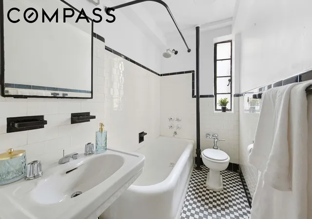 Photo 3 of Sale Pending at 140 E 40th Street #7J, New York City, NY 10016 | MLS# RLS20102306 | Listing updated on 2026-08-04