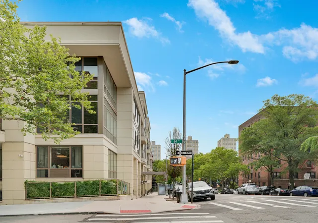 3rd image of 64-05 Yellowstone Blvd #111, Forest Hills, NY 11375 | MLS# RLS20102328