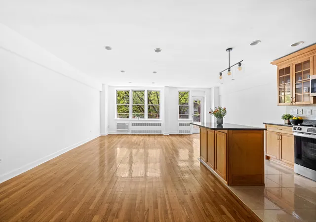 Listing Photo 4 - Condo for sale in building located at 415 Argyle Rd, New York, NY 11218 - Unit #4/5G