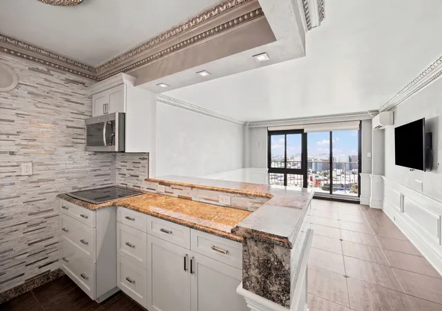 1st image of 25-40 Shore Blvd #PH18D, New York City, NY 11102 | MLS# RLS20102478