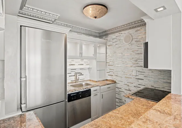 2nd image of 25-40 Shore Blvd #PH18D, New York City, NY 11102 | MLS# RLS20102478