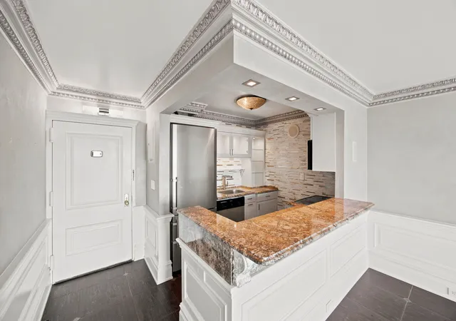 3rd image of 25-40 Shore Blvd #PH18D, New York City, NY 11102 | MLS# RLS20102478