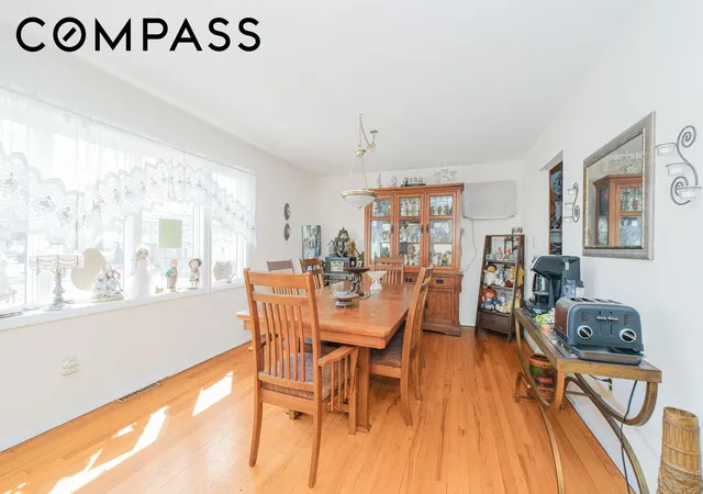 3rd image of 232 Hawthorne Ave, Staten Island, NY 10314 | MLS# RLS20102786