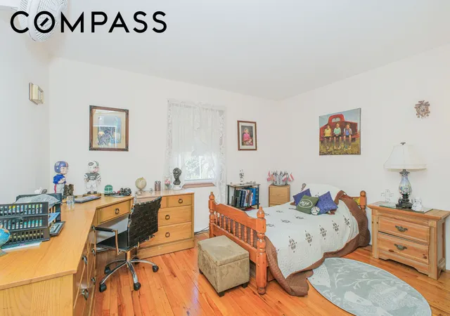 9th image of 232 Hawthorne Ave, Staten Island, NY 10314 | MLS# RLS20102786