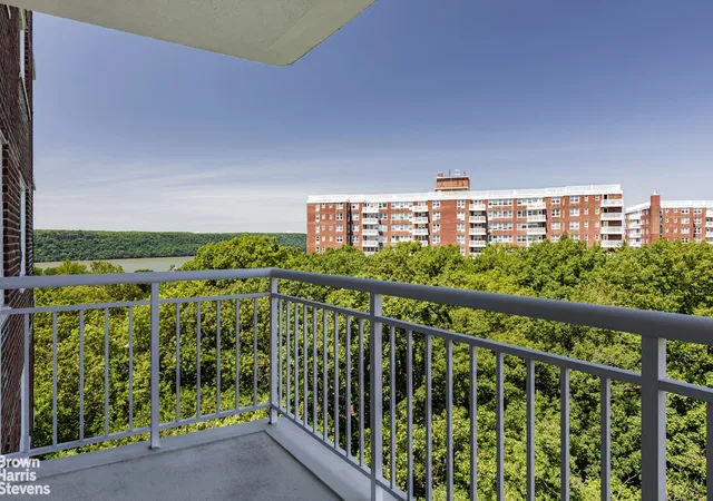 4th image of 3935 Blackstone Ave #10C, New York City, NY 10471 | MLS# RLS20102801