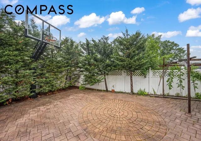 28th image of 79 Sparkill Ave, Staten Island, NY 10304 | MLS# RLS20102806