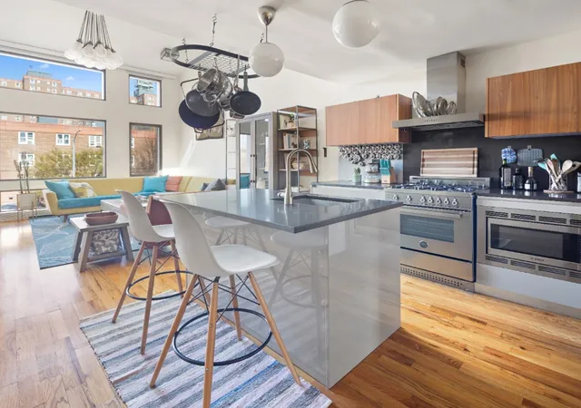 3rd image of 41 Wolcott St, Brooklyn, NY 11231 | MLS# RLS20102901