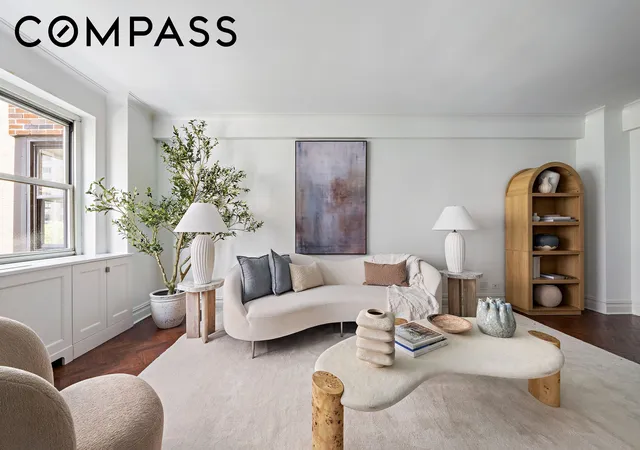 Listing Photo 2 - Condo for sale in building located at 710 Park Ave, New York City, NY 10021 - Unit #6D