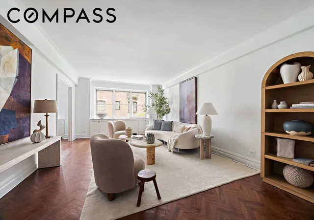 Listing Photo 3 - Condo for sale in building located at 710 Park Ave, New York City, NY 10021 - Unit #6D