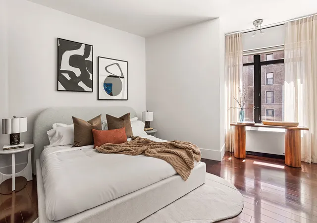 Photo 4 of House for sale at 40 Broad St #18E, New York, NY 10004 | MLS# RLS20103267 | Listing updated on 2026-07-21