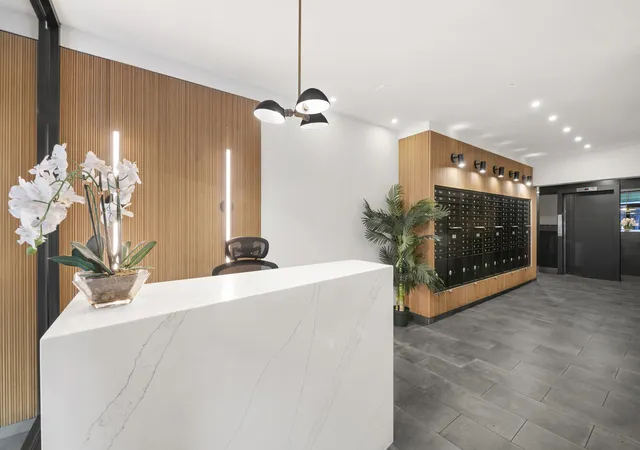2nd image of 211 Thompson St, New York City, NY 10012