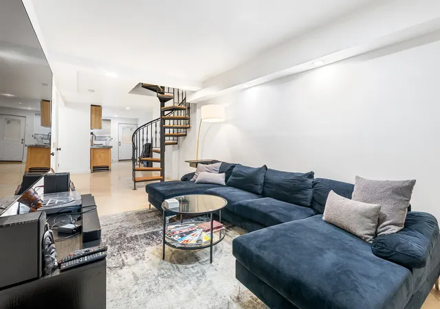 4th image of 41 Claver Pl, Brooklyn, NY 11238 | MLS# RLS20103397