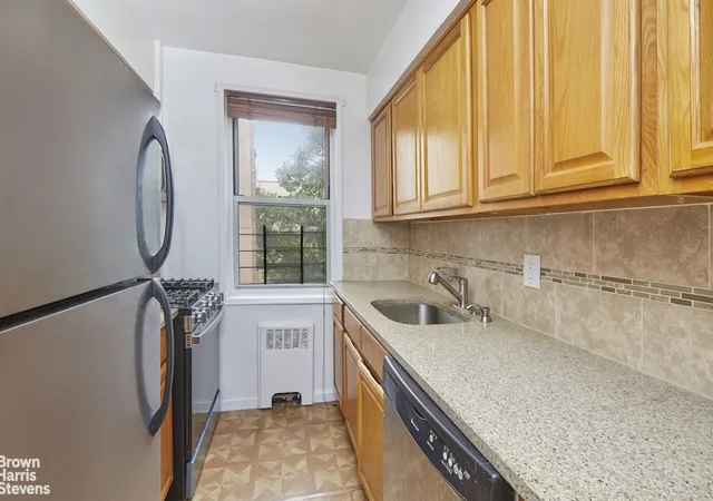 3rd image of 3720 Independence Ave #5G, New York City, NY 10463 | MLS# RLS20103568