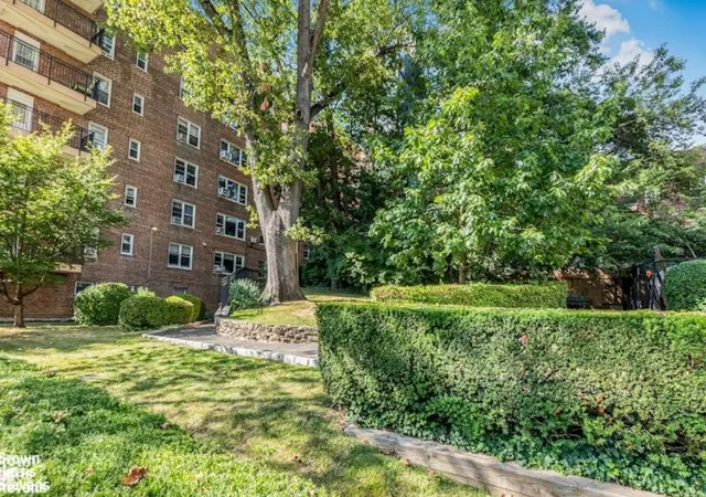 2nd image of Bonnie House, New York City, NY 10463