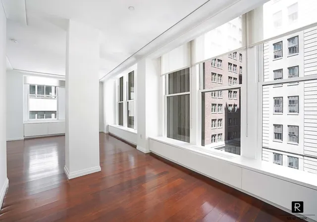 Listing Photo 2 - Condo for sale in Cipriani Club Residences located at 55 Wall St, New York, NY 10005 - Unit #600