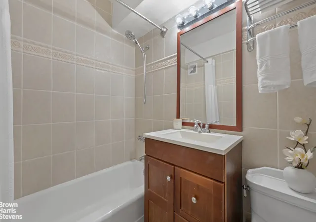 Homes for sale in New York City, NY | 333 E 75th Street, New York City, NY 10021 | Houzeo