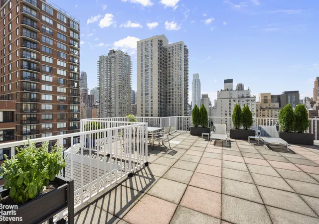 Homes for sale in New York City, NY | 333 E 75th St #8D, New York City, NY 10021 | MLS# RLS20103754
