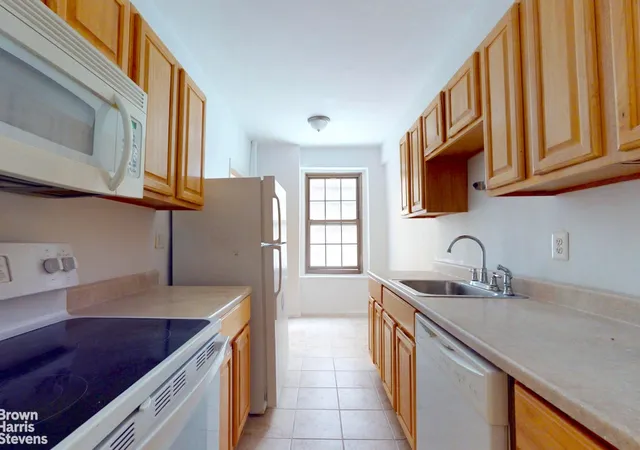 16th image of 1100 Grand Concourse #1D, Bronx, NY 10456 | MLS# RLS20103821