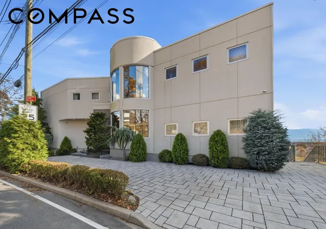Single family home for sale at 186 Flagg Pl, Staten Island, NY 10304 | MLS# RLS20103841