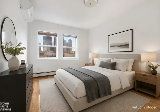 4th image of 424 W 49Th St, New York City, NY 10019
