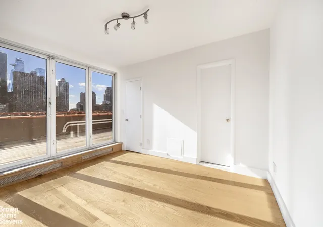 2nd image of 424 W 49Th St, New York City, NY 10019