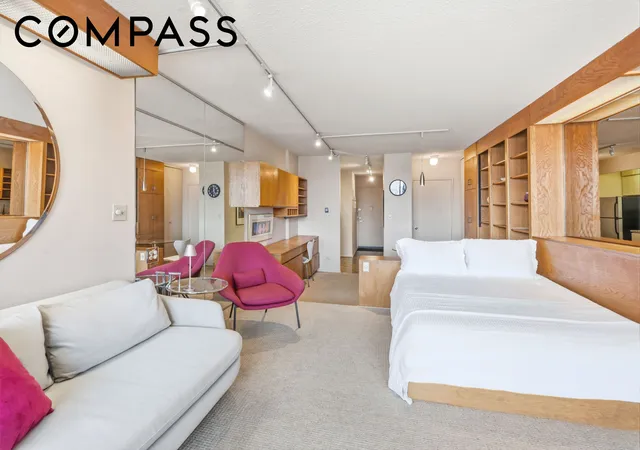 2nd image of 347 W 57th St #27E, New York, NY 10019 | MLS# RLS20103925