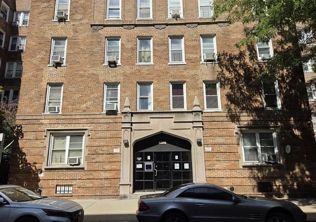 2nd image of 2081 Cruger Ave, Bronx, NY 10462