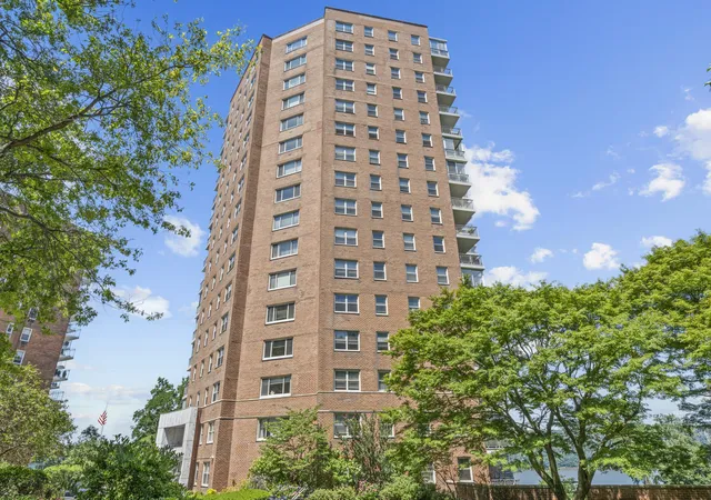 2nd image of 2621 Palisade Ave, New York City, NY 10463