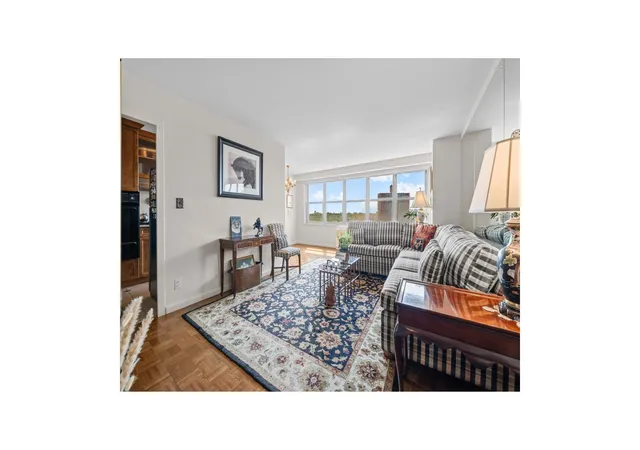 1st image of 555 Kappock St #10U, Bronx, NY 10463 | MLS# RLS20104132