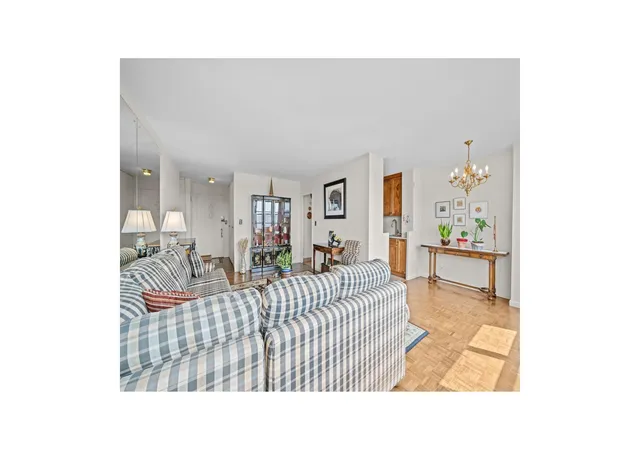 3rd image of 555 Kappock St #10U, Bronx, NY 10463 | MLS# RLS20104132