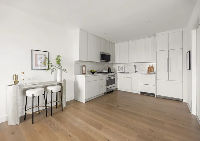 5th image of 379 Ocean Pkwy #7B, New York City, NY 11218 | MLS# RLS20104165