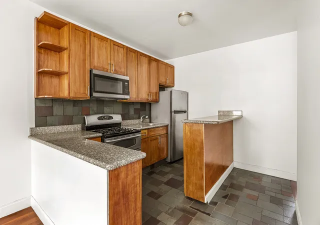 2nd image of 383 Kosciuszko St, Brooklyn, NY 11221 | MLS# RLS20104198
