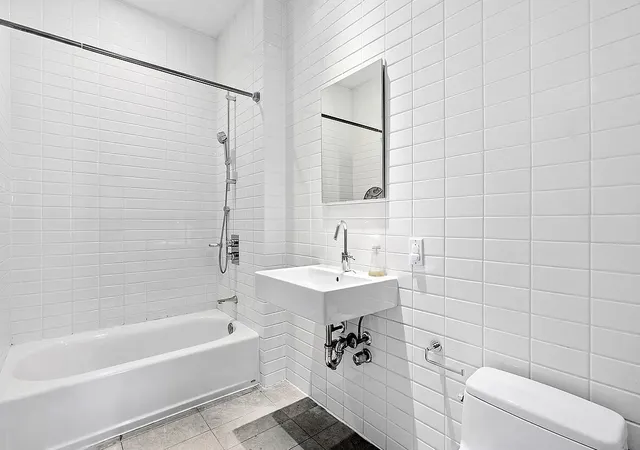 2nd image of 420 W 25Th St, New York, NY 10001