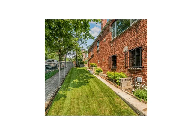 18th image of 6003 Tyndall Ave, New York City, NY 10471 | MLS# RLS20104271