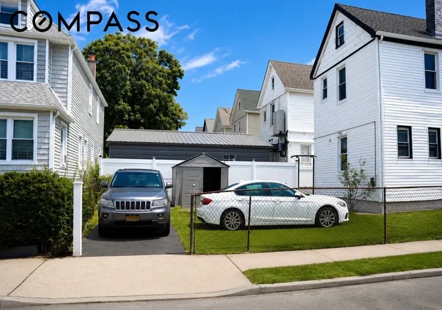 5th image of 143 01 Ferndale Ave, Jamaica, NY 11435 | MLS# RLS20104448