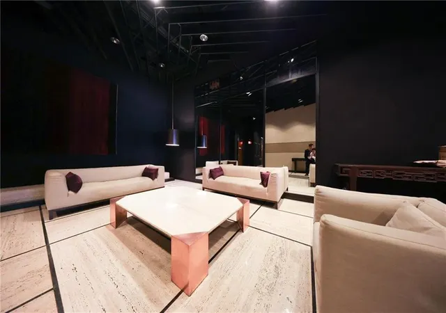 5th image of 301 E 45Th St, New York City, NY 10017