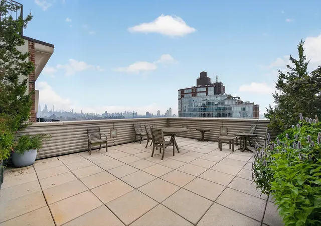 2nd image of 85 Adams St, Brooklyn, NY 11201