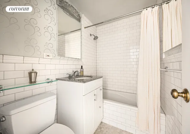Homes for sale in New York City, NY | 252 W 21st Street, New York City, NY 10011 | Houzeo