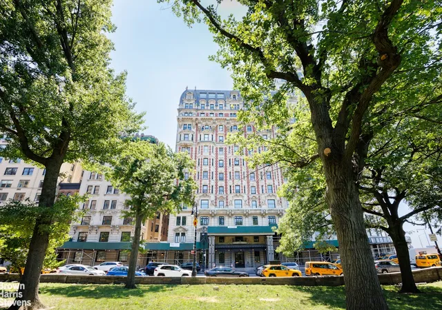 2nd image of 344 W 72Nd St, New York City, NY 10023