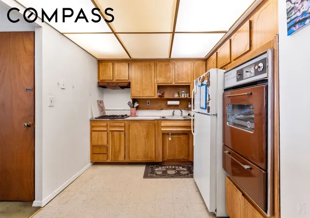 5th image of 144-24 25Th Dr, New York City, NY 11354 | MLS# RLS20104648
