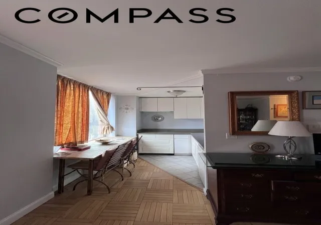 2nd image of 236 E 47Th St, New York City, NY 10017