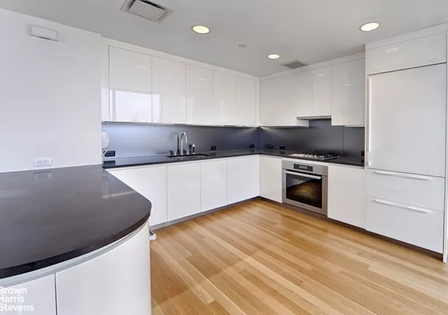 Photo 3 of Condo for sale at 50 United Nations Plz #10A, New York, NY 10017 | MLS# RLS20104823 | Listing updated on 2026-08-28
