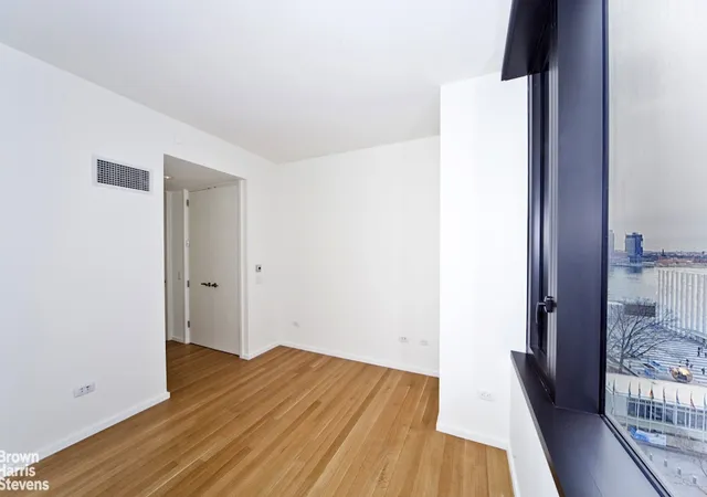 Photo 3 of House for sale at 50 United Nations Plz #10A, New York, NY 10017 | MLS# RLS20104823 | Listing updated on 2026-08-28