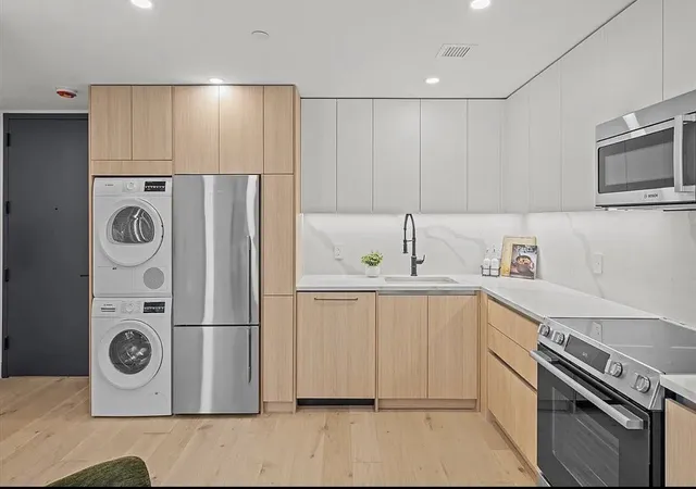 3rd image of 107 Schaefer St #2A, New York City, NY 11207 | MLS# RLS20104824