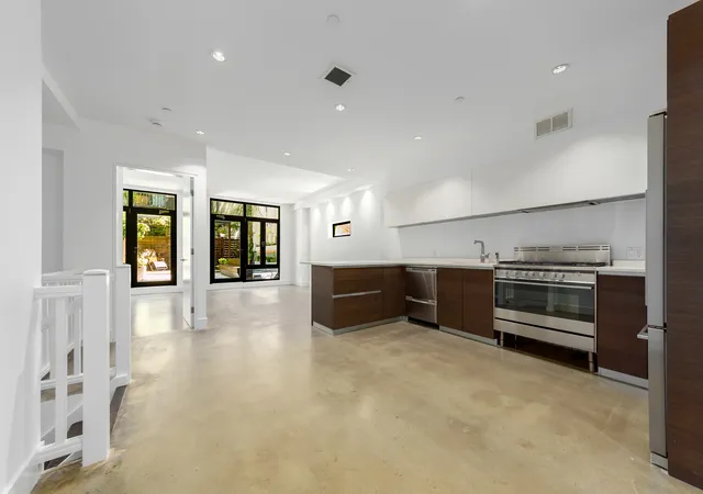 1st image of 427 E 12th St #1A, New York City, NY 10009 | MLS# RLS20104825