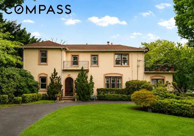 2nd image of 15 Allendale Rd, New York City, NY 10305 | MLS# RLS20104851