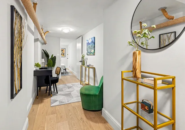 3rd image of 514 E 82Nd St, New York City, NY 10028
